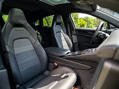 Porsche Panamera 4