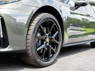 Porsche Panamera 4