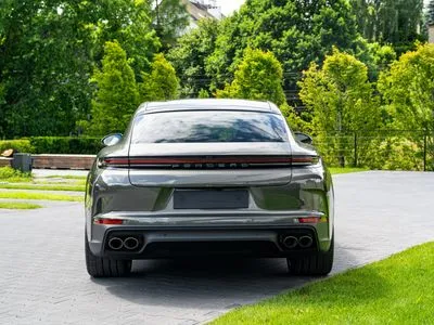 Porsche Panamera 4