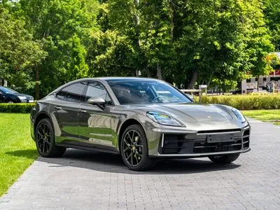 Porsche Panamera 4