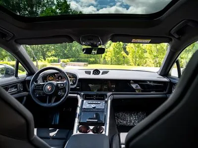 Porsche Panamera 4