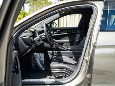 Porsche Panamera 4