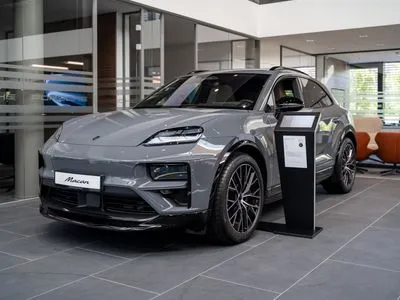 Porsche Macan Turbo 100kWh