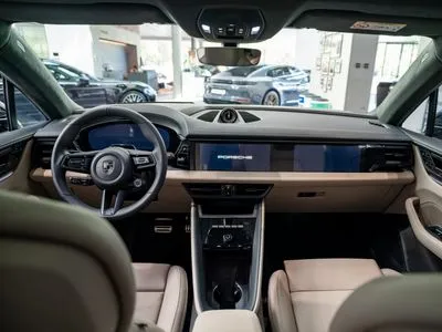 Porsche Macan Turbo 100kWh