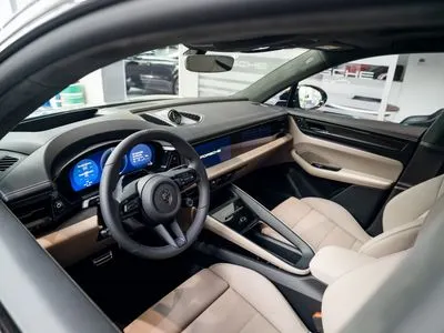 Porsche Macan Turbo 100kWh