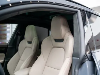 Porsche Macan Turbo 100kWh