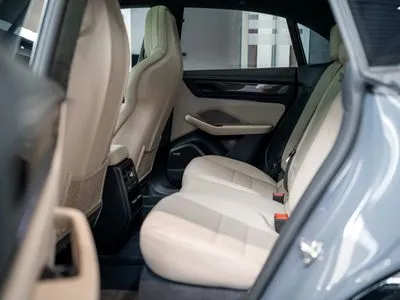 Porsche Macan Turbo 100kWh