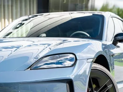 Porsche Taycan 105kWh 4S Black Edition