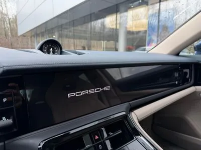 Porsche Panamera 4 E-Hybrid