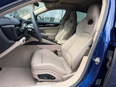 Porsche Panamera 4 E-Hybrid