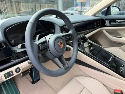 Porsche Panamera 4 E-Hybrid