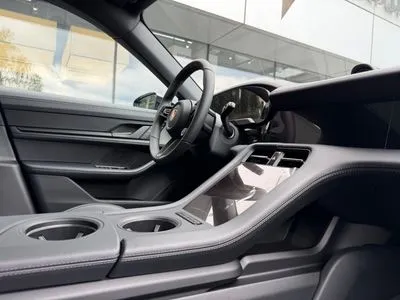 Porsche Taycan 4S