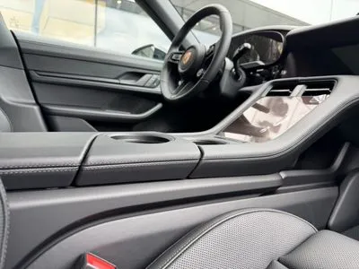 Porsche Taycan 4S