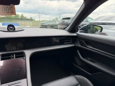 Porsche Taycan 4S
