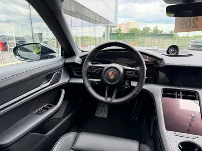 Porsche Taycan 4S