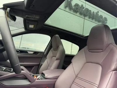 Porsche Cayenne E-Hybrid PHEV Black Edition