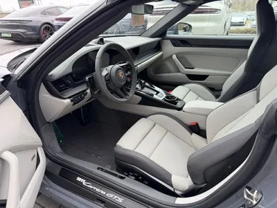 Porsche 911 Carrera GTS