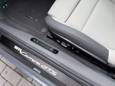 Porsche 911 Carrera GTS