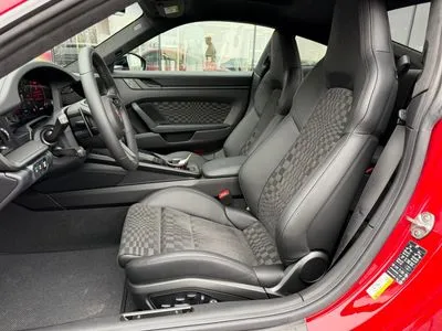 Porsche 911 Carrera 4 GTS