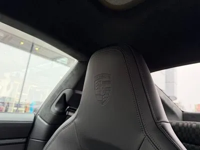 Porsche 911 Carrera 4 GTS