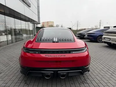 Porsche 911 Carrera 4 GTS