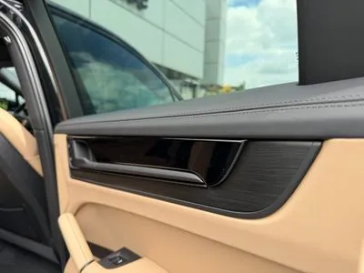 Porsche Cayenne Black Edition