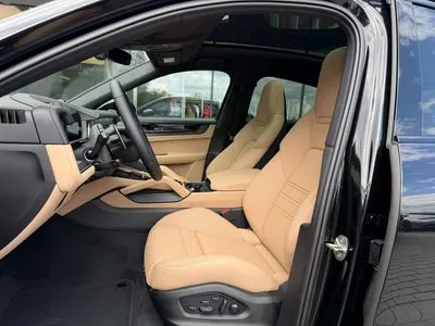 Porsche Cayenne Black Edition