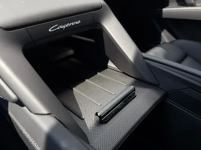 Porsche Cayenne 113.2kWh