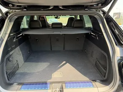 Porsche Cayenne 113.2kWh