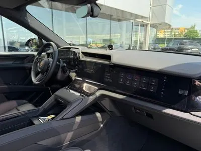 Porsche Cayenne 113.2kWh