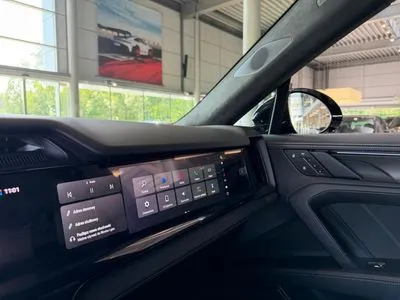 Porsche Cayenne 113.2kWh