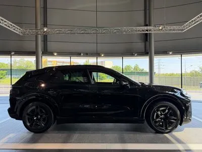 Porsche Cayenne 113.2kWh