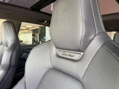 Porsche Cayenne 113.2kWh