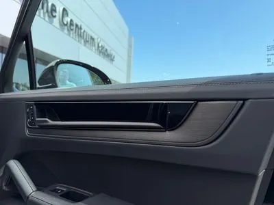 Porsche Cayenne E-Hybrid PHEV Black Edition