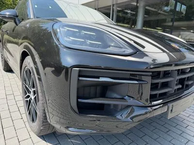 Porsche Cayenne E-Hybrid PHEV Black Edition