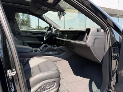 Porsche Cayenne E-Hybrid PHEV Black Edition