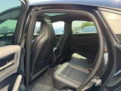 Porsche Cayenne E-Hybrid PHEV Black Edition