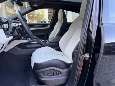 Porsche Cayenne E-Hybrid PHEV Black Edition
