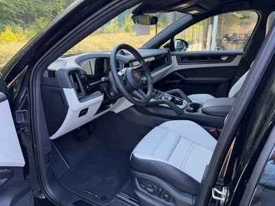 Porsche Cayenne E-Hybrid PHEV Black Edition