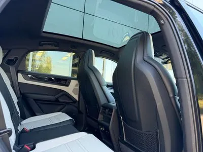 Porsche Cayenne E-Hybrid PHEV Black Edition