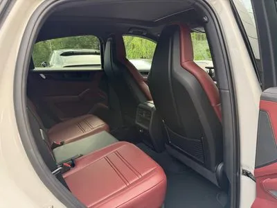 Porsche Cayenne Black Edition