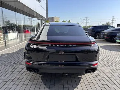 Porsche Panamera 4 E-Hybrid