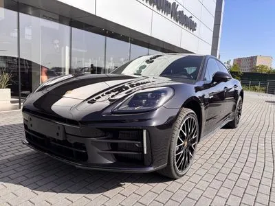 Porsche Panamera 4 E-Hybrid