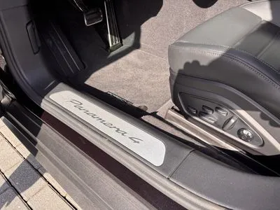 Porsche Panamera 4 E-Hybrid