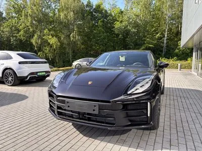 Porsche Panamera 4 E-Hybrid
