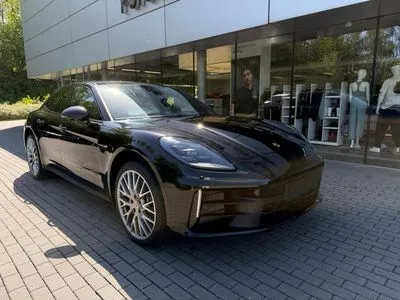 Porsche Panamera 4