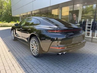 Porsche Panamera 4