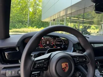 Porsche Panamera 4