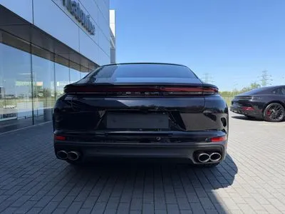 Porsche Panamera 4