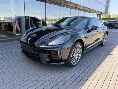 Porsche Panamera 4